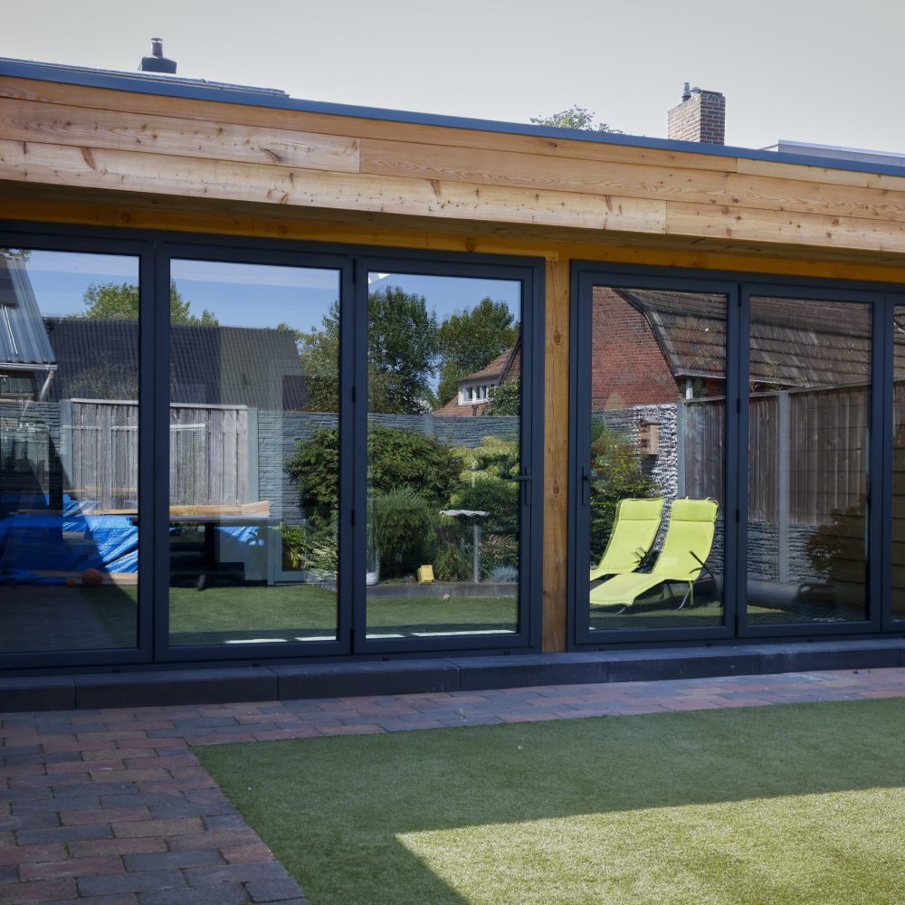 Oplevering Douglas overkapping.