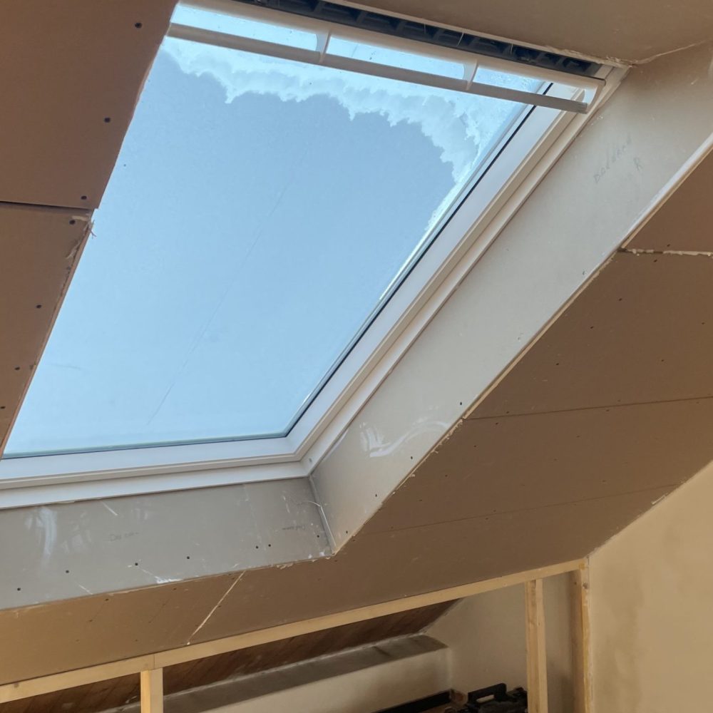 Nieuw dakraam geplaatst . Formaat 900x1600